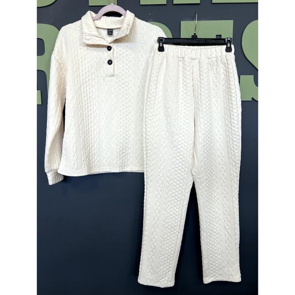 Women's Two Piece Ivory Quilted Jogger + Pullover Set Size Small - Picture 3 of 6